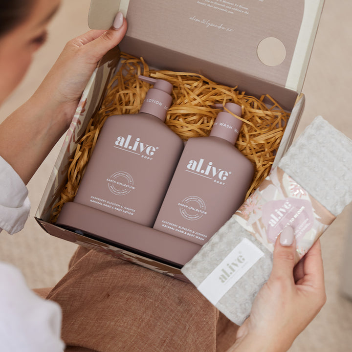 Al.ive Body Plum Duo with Towel A Moment to Bloom