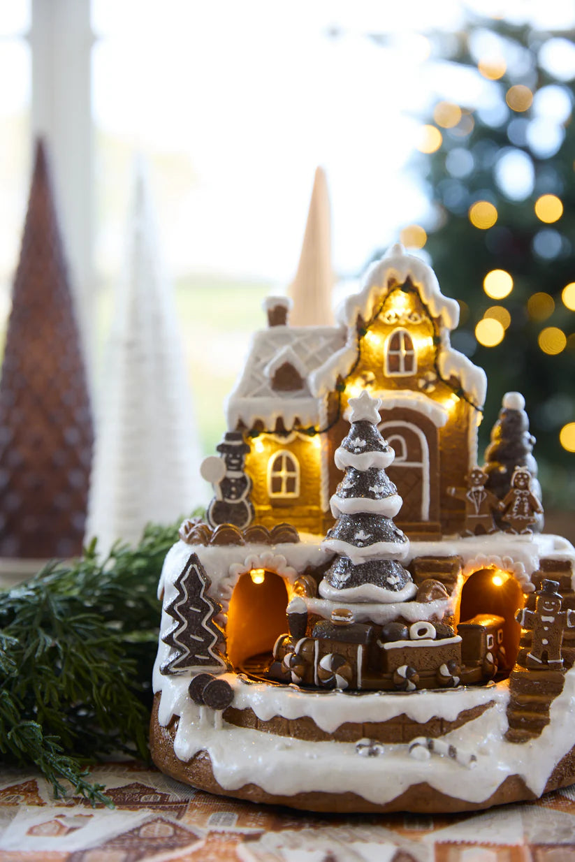 Led Piped Gingerbread Village With Train 19x19x23cm