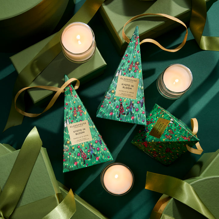 Glasshouse Fragrances 30g Christmas Bauble Candle - Kyoto In Bloom