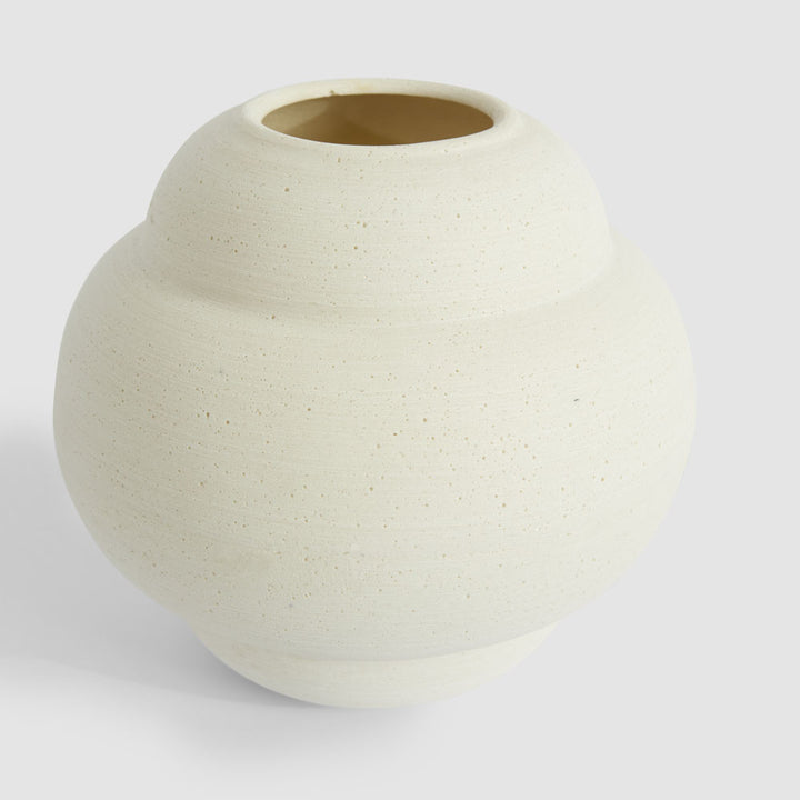 Indi Vase Chalk 20x22x22cm