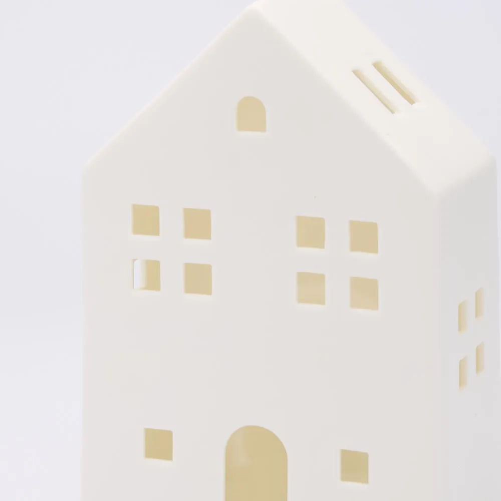 Light Up Porcelain House White Medium 6x15cm