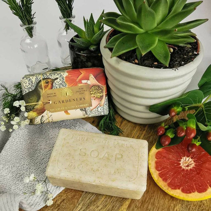 The English Soap Company Gardeners Soap 190g